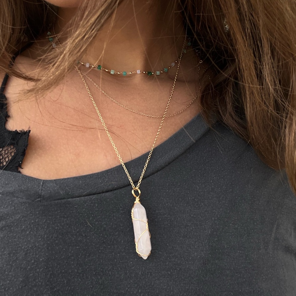 ✨3/$25✨ pink rose quartz crystal pendant necklace - Picture 2 of 3